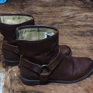 Frye Phillip Boots size 9